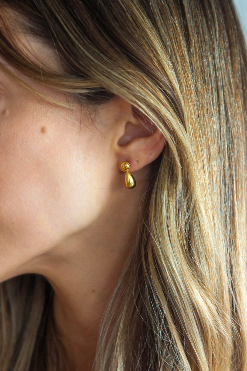 Brincos em Aço Pequeninos Dourados ou Prateados