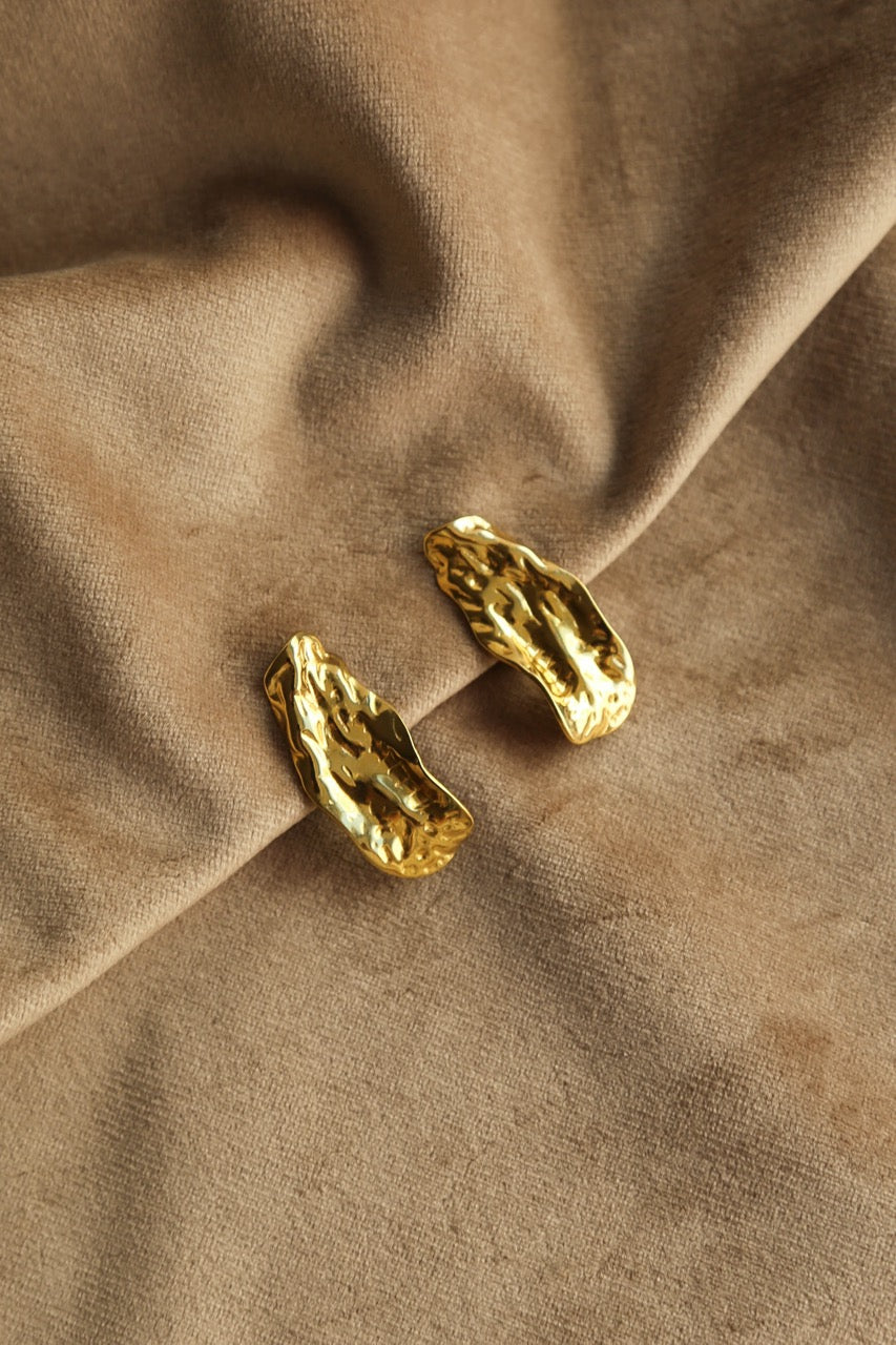 Brincos em Aço de Mola Compridos com Textura