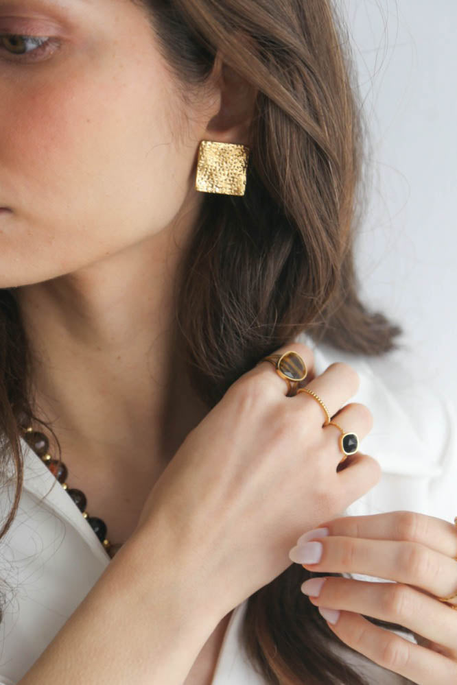 Brincos em Aço de Mola Quadrados Grandes com Textura