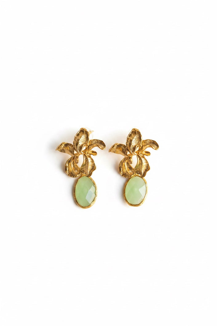 Brincos em Latão Florais com Pedra Verde Oval