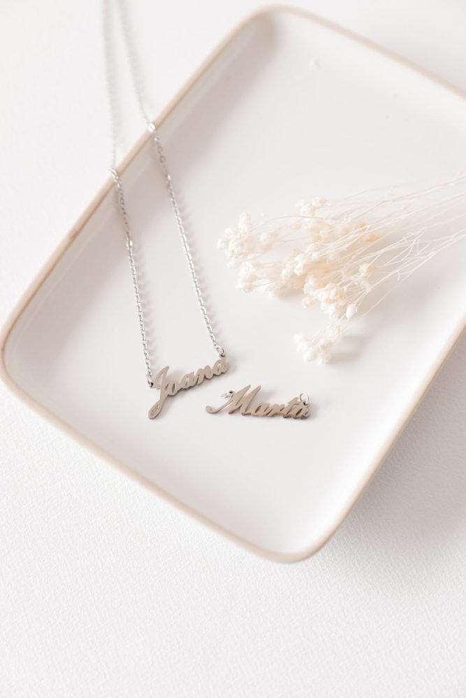 Colar em Aço Prateado com Nome