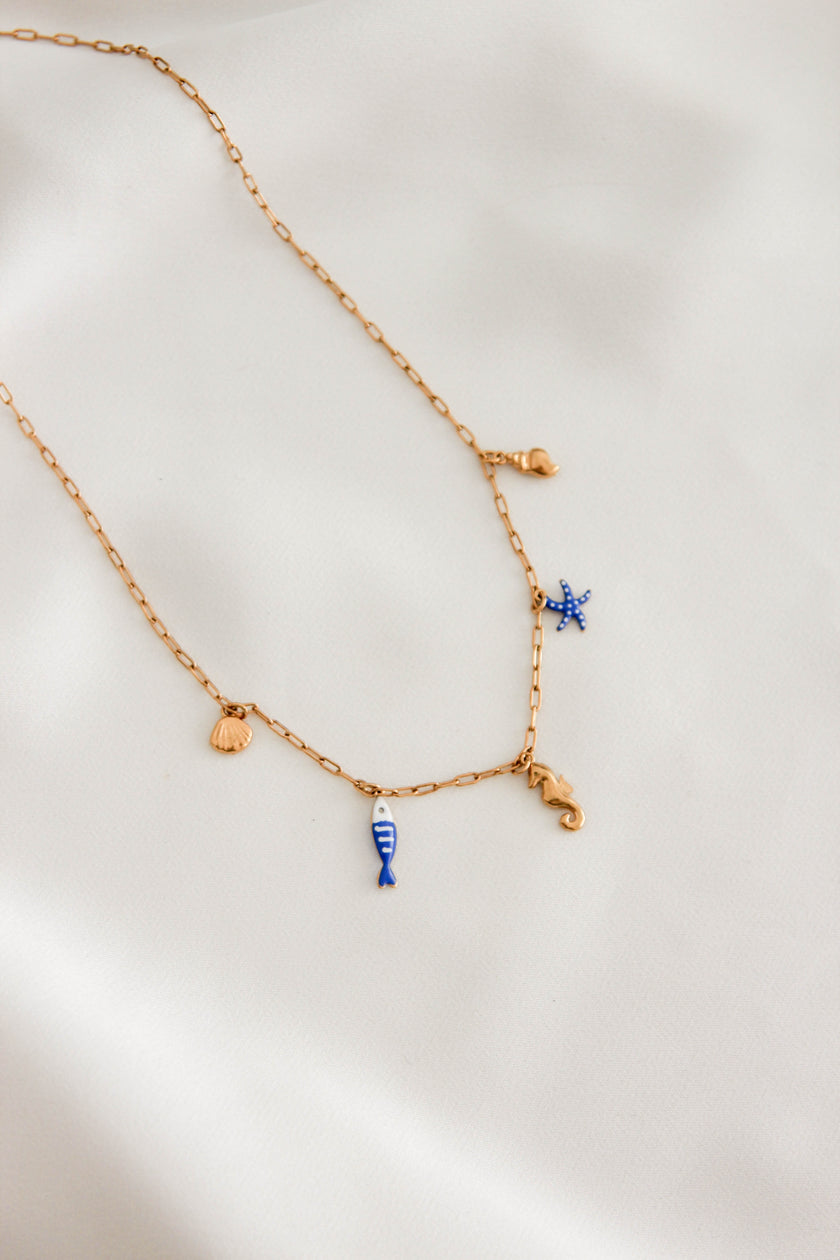 Charm Necklace com Concha, Búzio, Cavalo Marinho, Peixe e Estrela do Mar