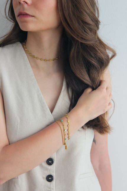 Choker em Aço Dourado com Rosas