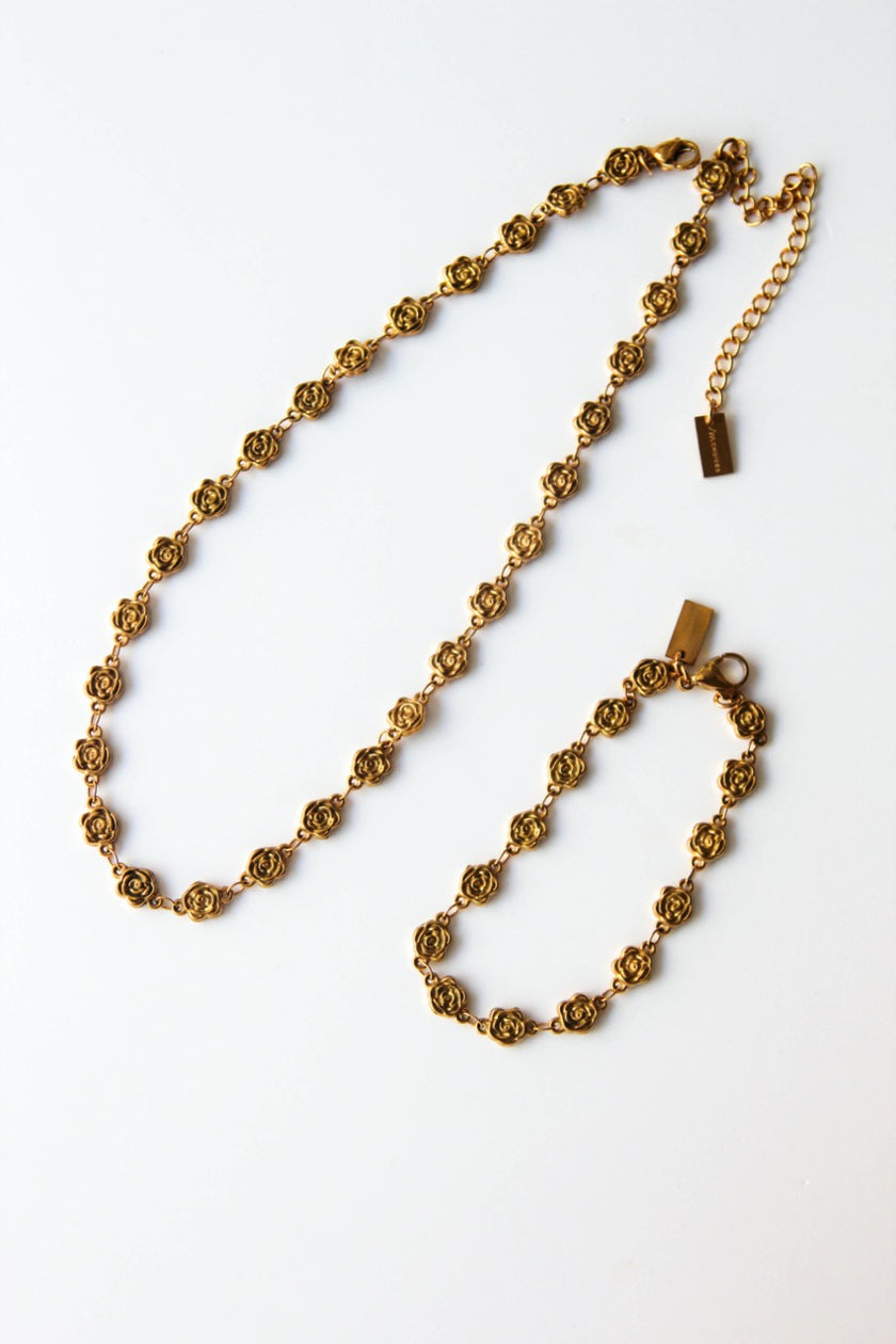 Choker em Aço Dourado com Rosas