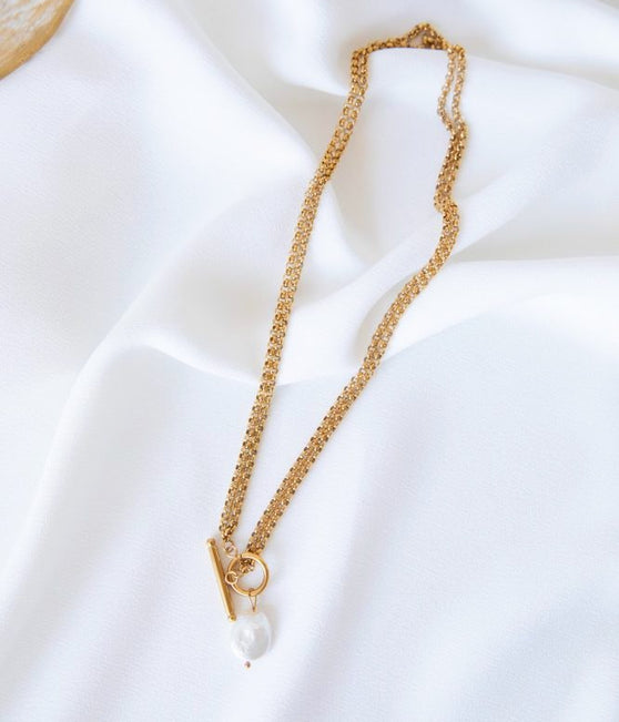Colar em Aço Dourado Duplo com Pérola de Água Doce