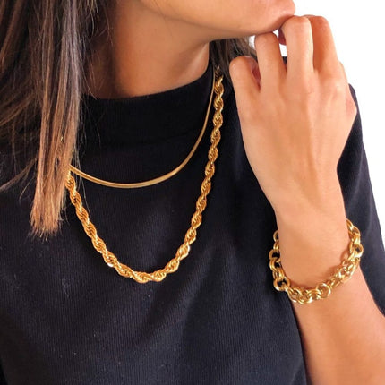 Colar em Aço Entrelaçado Dourado ou Prateado com 6mm de espessura