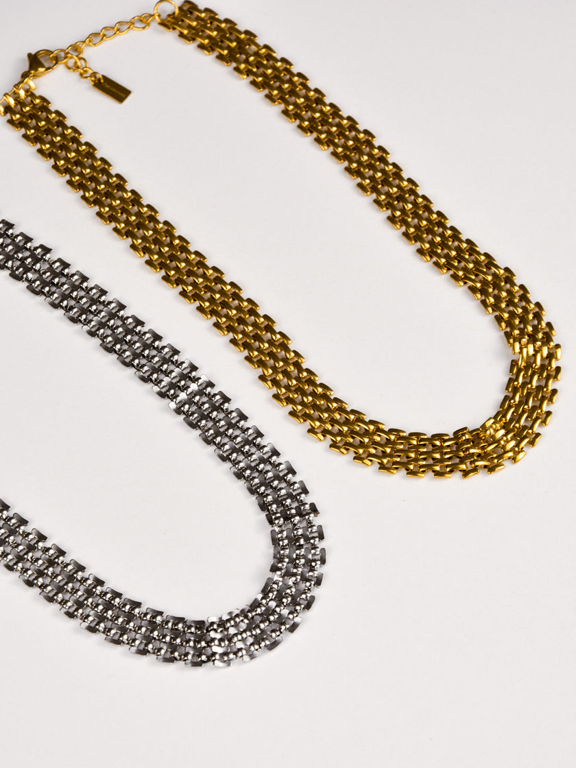 Colar em Aço com Malha Achatada Larga Dourada ou Prateada