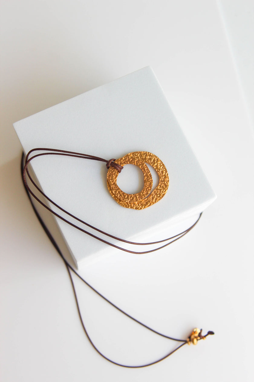 Colar Versátil com Dois Pendentes em Aço