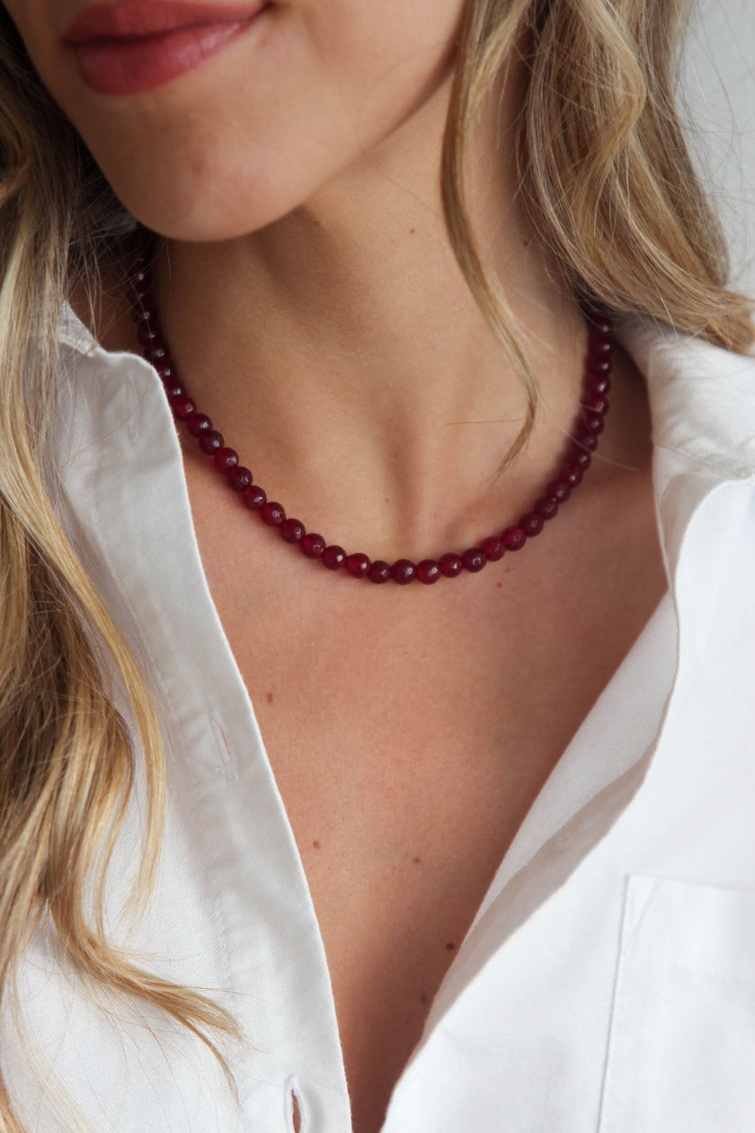 Colar com Pedras Pequeninas Ágata Bordô