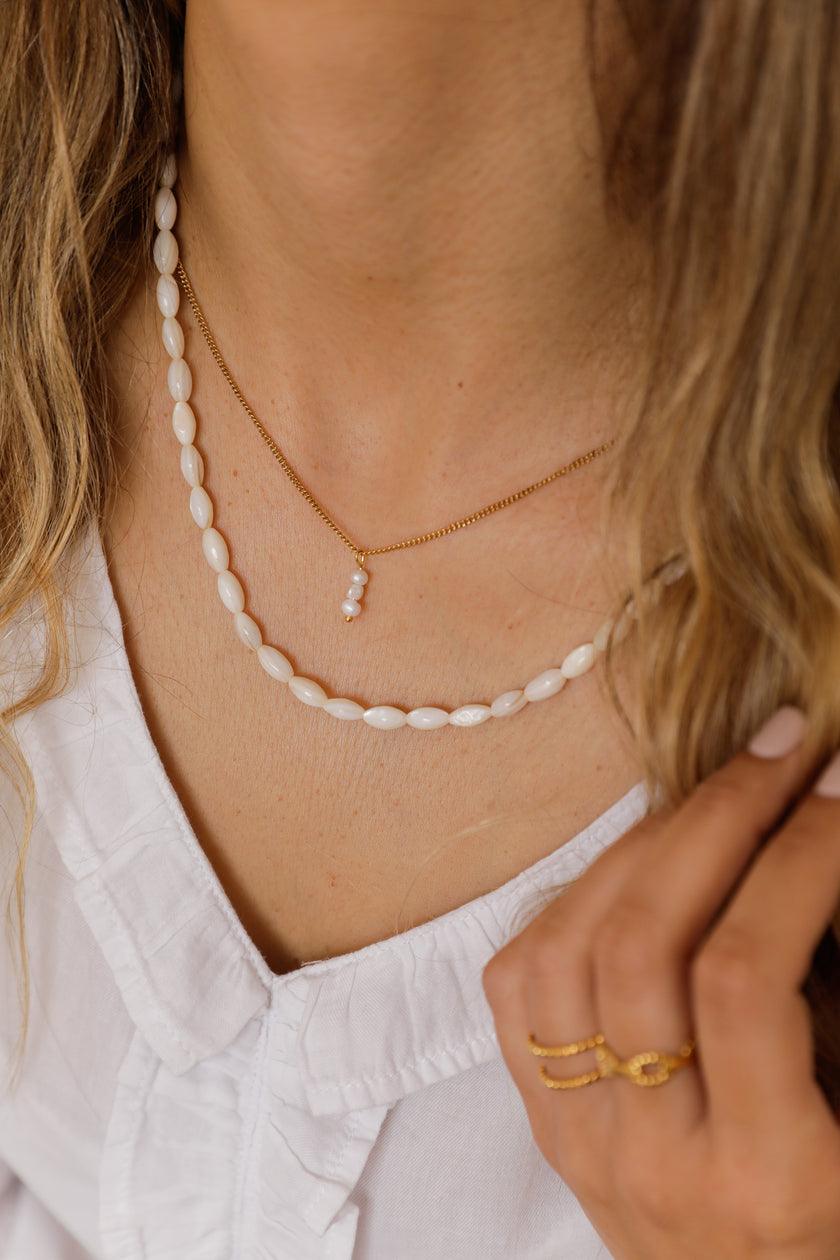 Gold Plated Steel Necklace with 3 Pearls