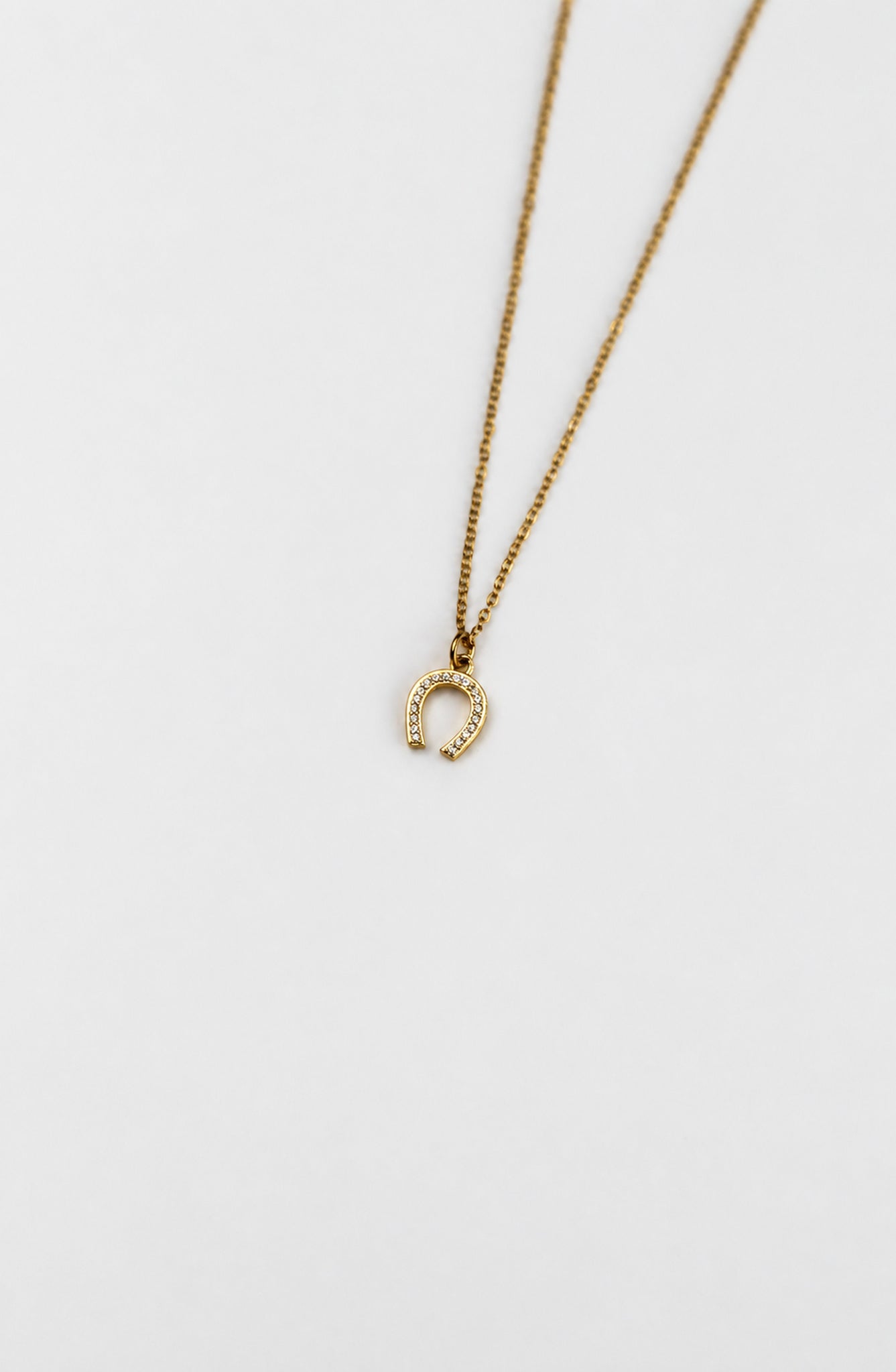 Colar com Pendente Ferradura com Zircónias