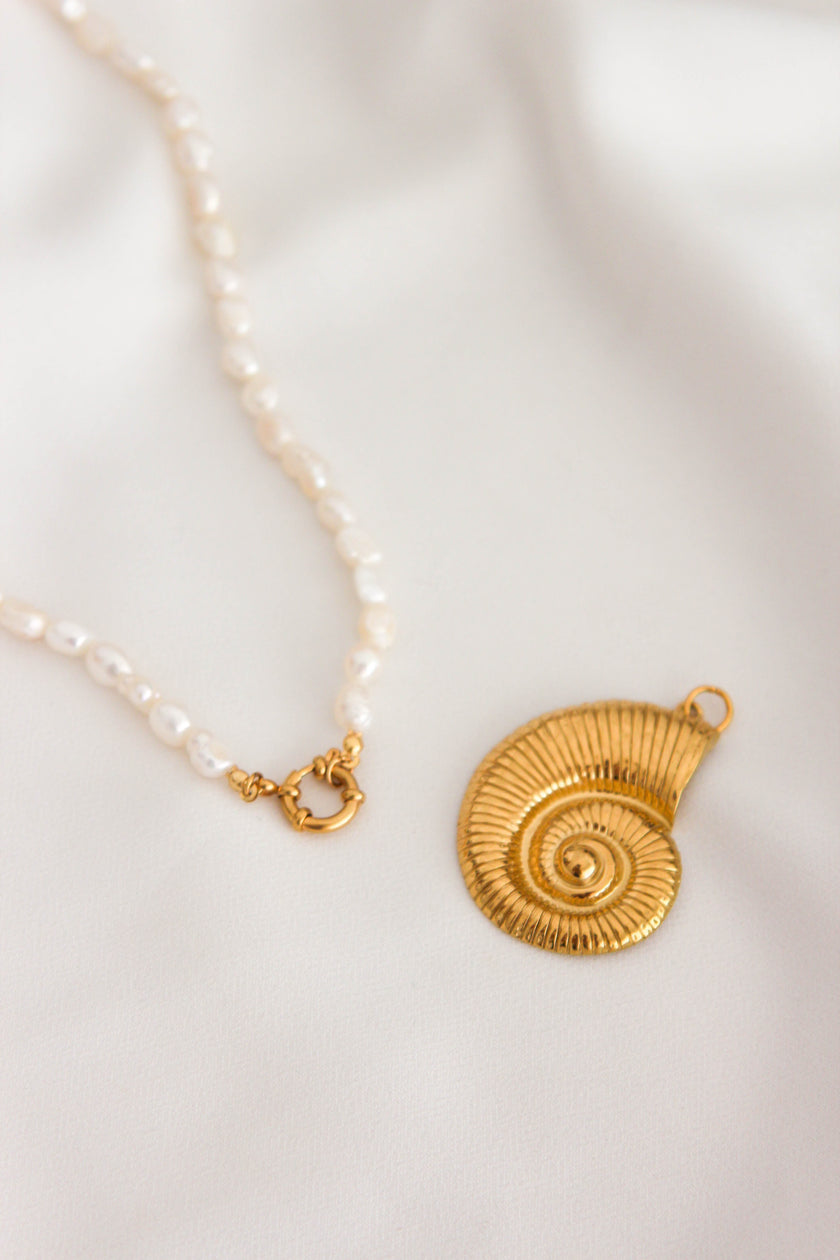 Colar com Pérolas Naturais 2 em 1 com Concha Caracol Removível