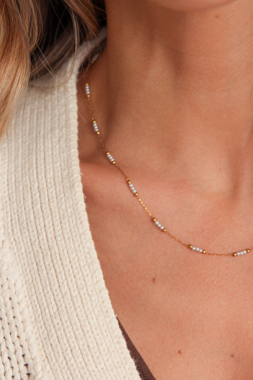 Colar de Esferas e Pérolas Pequeninas