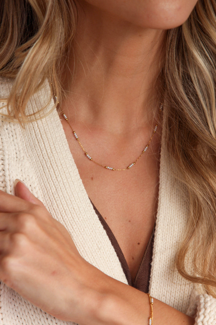 Colar de Esferas e Pérolas Pequeninas