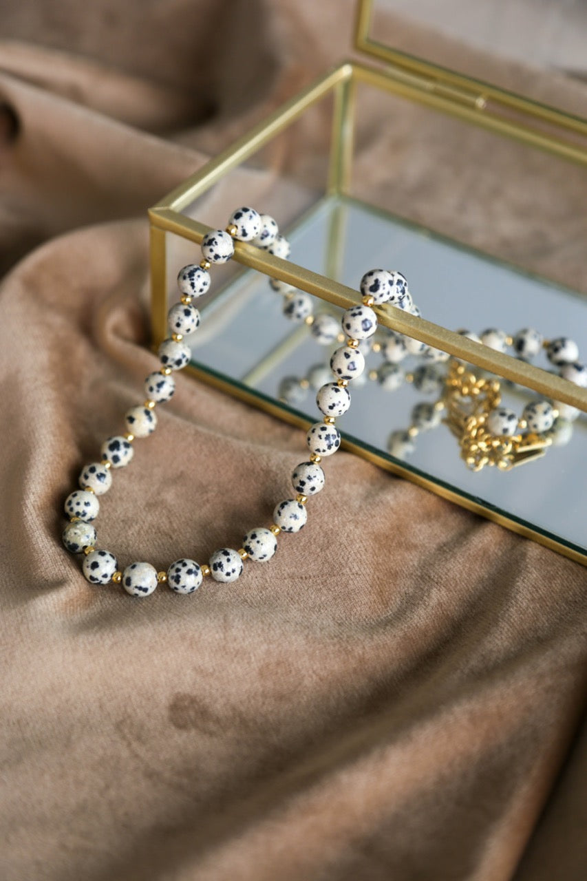 Colar de Pedras Jaspe Dalmata e Esferas de Aço