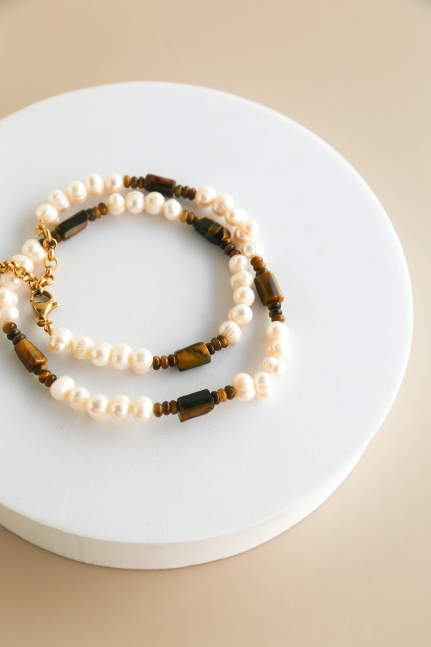 Colar de Pérolas Naturais com Pedras Olho de Tigre