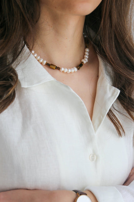 Colar de Pérolas Naturais com Pedras Olho de Tigre