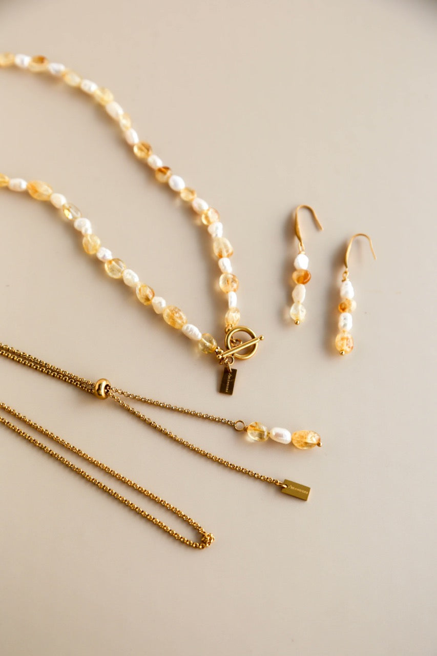 Colar de Pérolas Naturais e Pedras Ágata Amarela