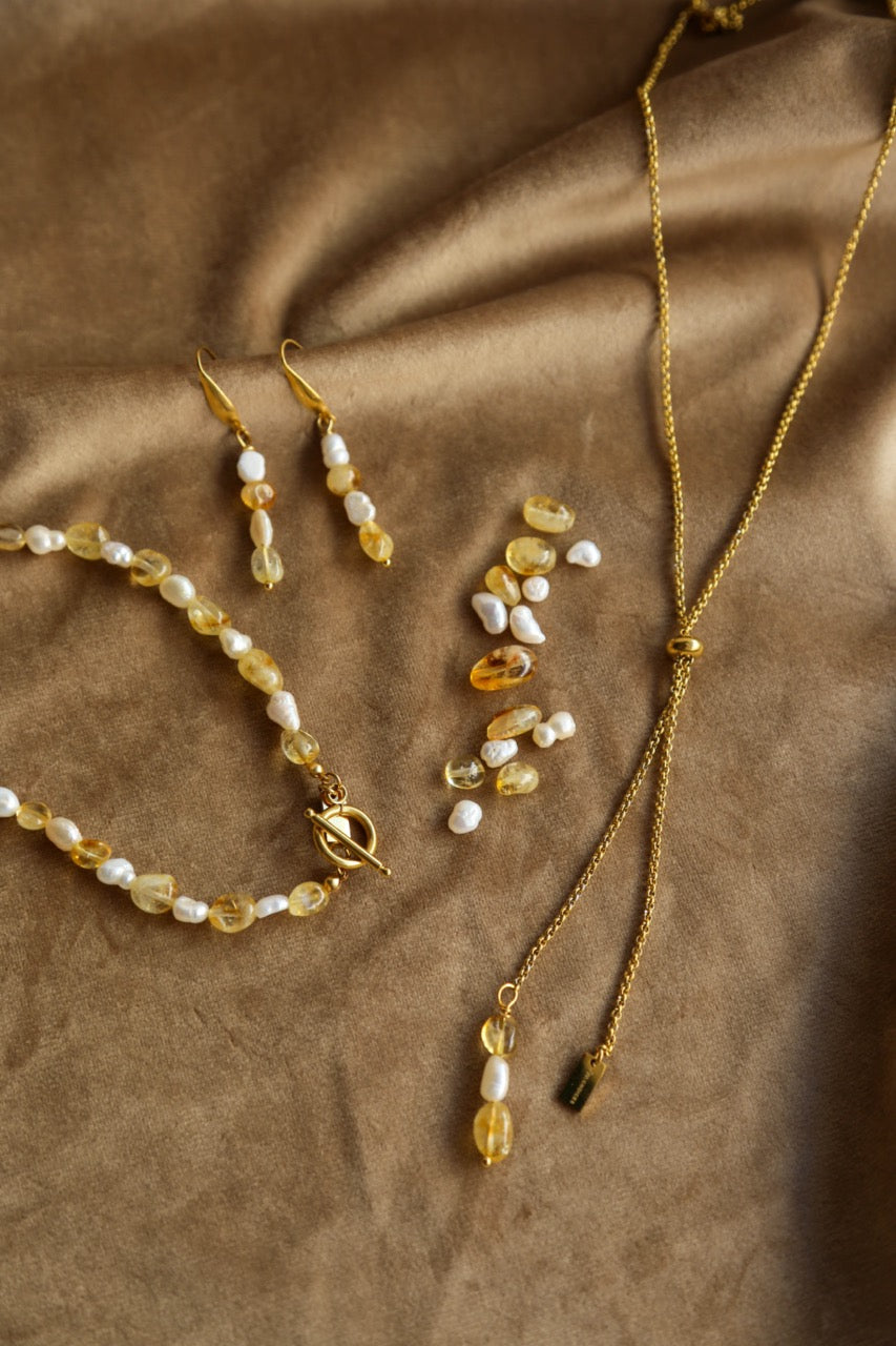 Colar de Pérolas Naturais e Pedras Ágata Amarela