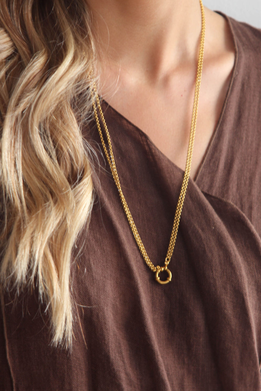 Colar em Aço Comprido 2 em 1 com Pedra Ágata Castanha e Folha em Aço