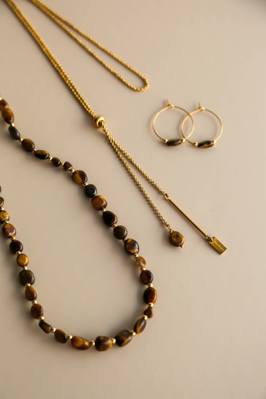 Colar em Aço Comprido Ajustável com Pendente Pedra Olho de Tigre