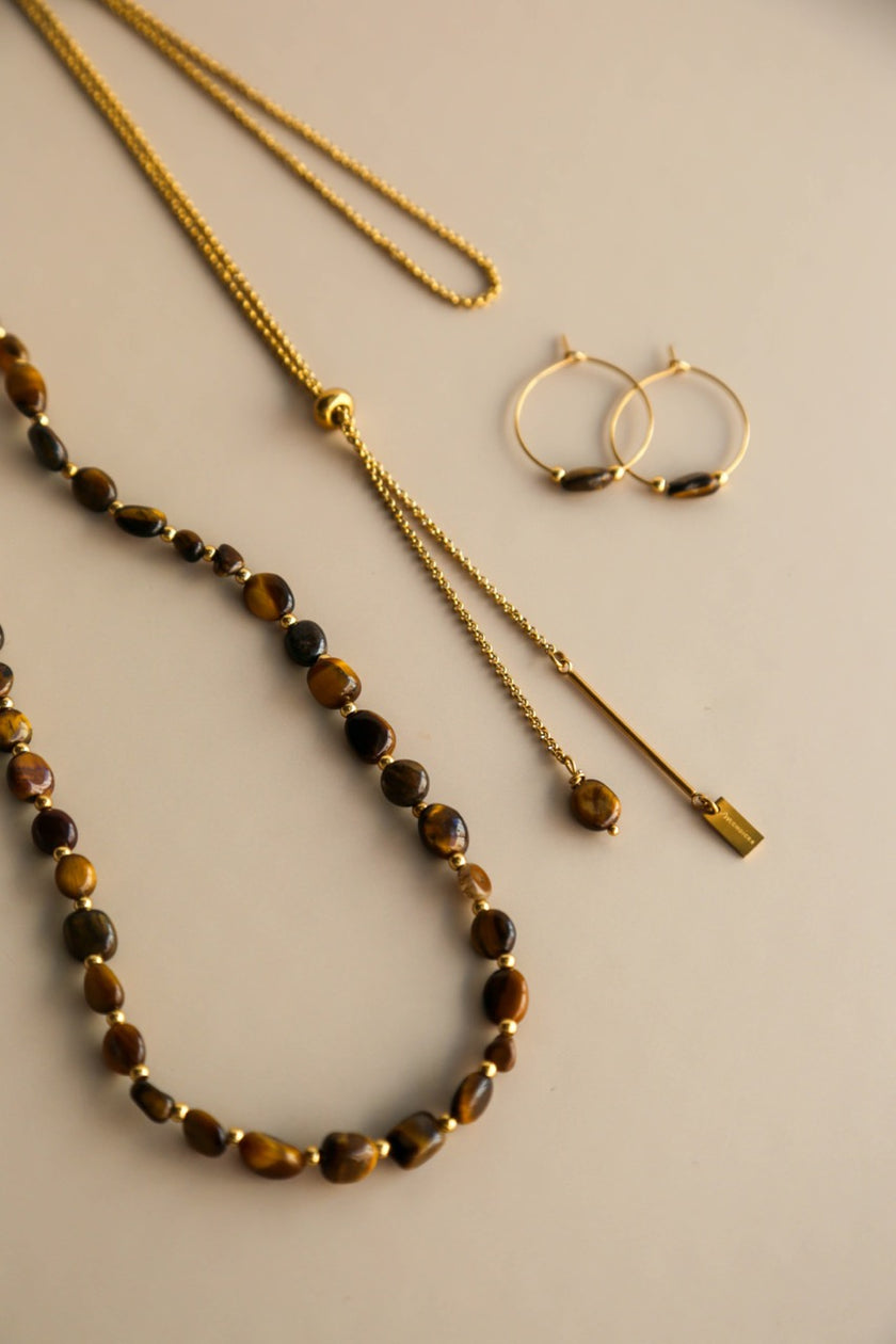 Colar em Aço Comprido Ajustável com Pendente Pedra Olho de Tigre