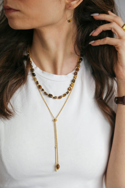 Colar em Aço Comprido Ajustável com Pendente Pedra Olho de Tigre