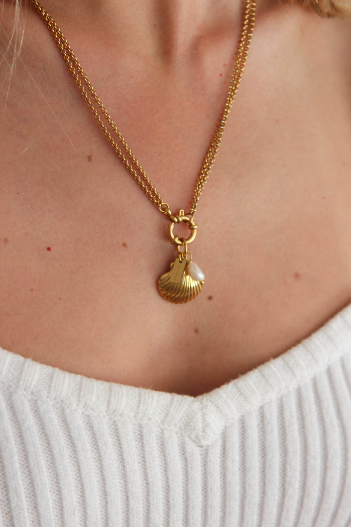 Colar em Aço Dourado 2 em 1 com Concha e Pérola Removível