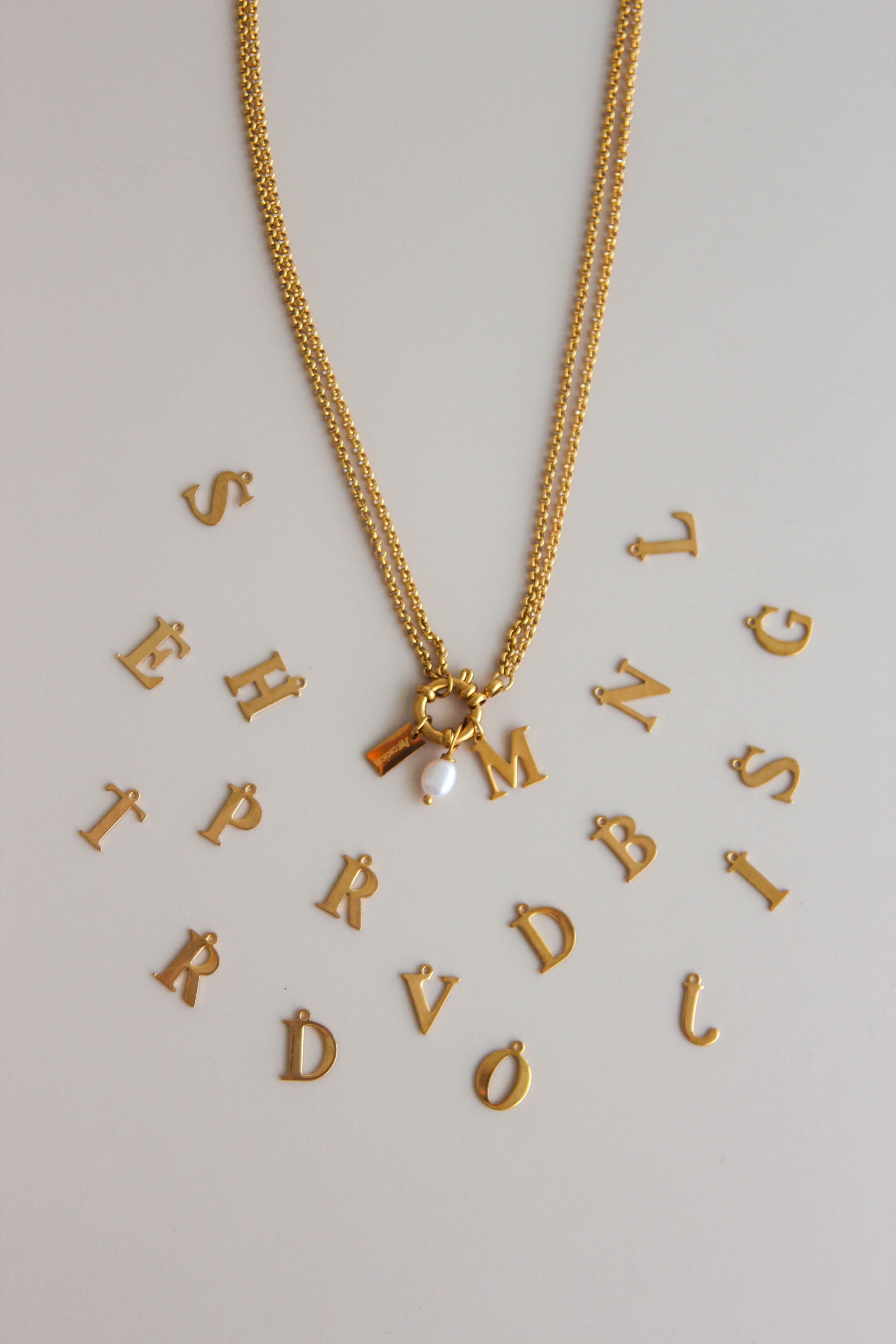 Colar em Aço Dourado Duplo com Letra e Pérola Removíveis