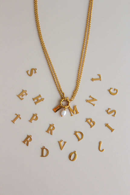 Colar em Aço Dourado Duplo com Letra e Pérola Removíveis