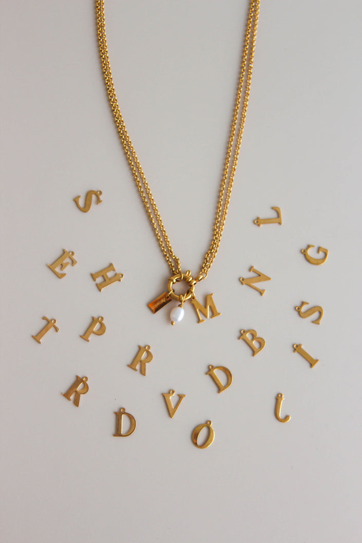 Colar em Aço Dourado Duplo com Letra e Pérola Removíveis
