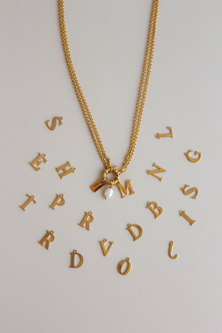 Colar em Aço Dourado 2 em 1 com Letra e Pérola Removíveis