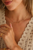 Colar em Aço Dourado Minimalista com Bolinhas