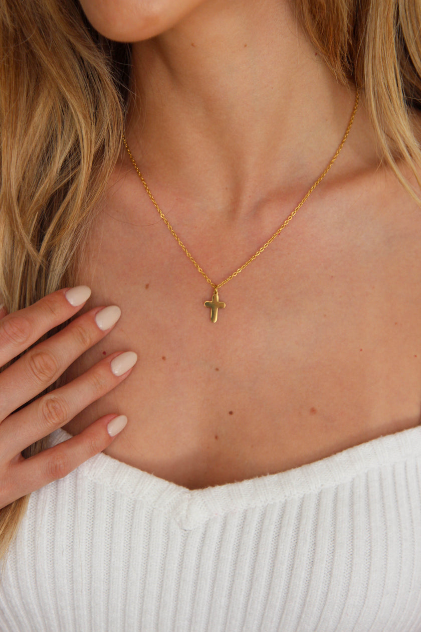 Colar em Aço Dourado com Cruz