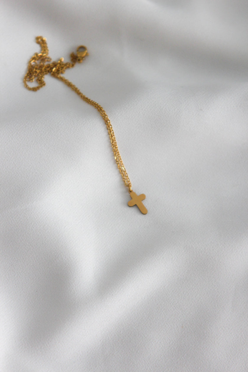 Colar em Aço Dourado com Cruz