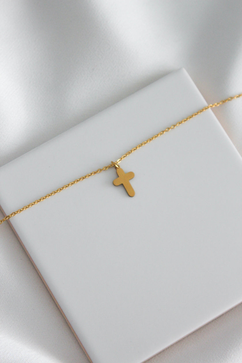 Colar em Aço Dourado com Cruz