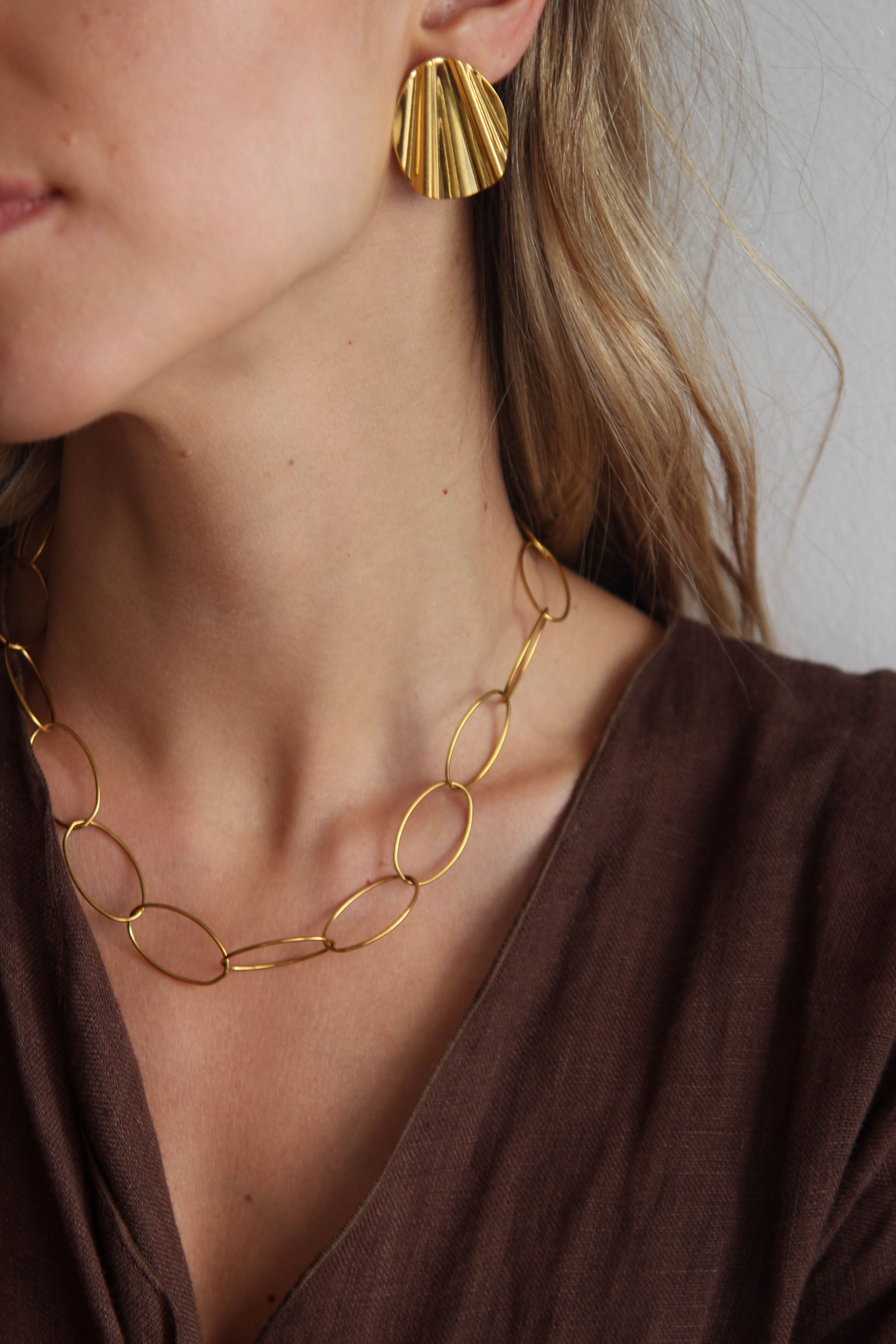 Colar em Aço Dourado com Elos