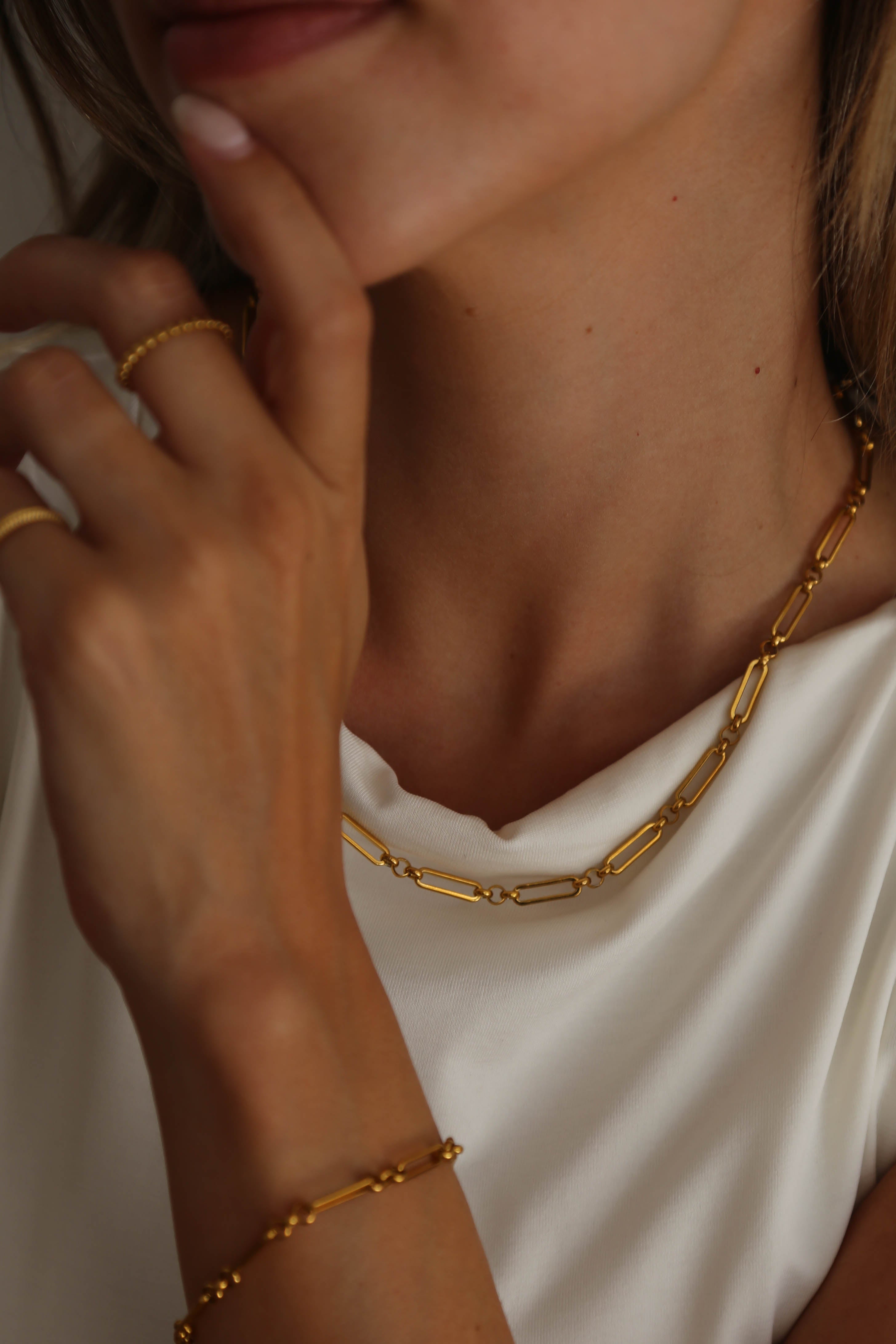Colar em Aço Dourado ou Prateado com Elos Retangulares