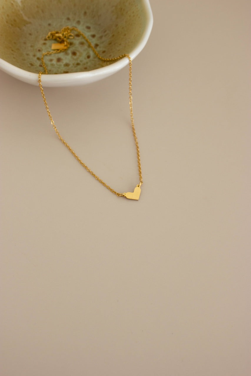 Colar em Aço Curto com Coração Pequenino Dourado ou Prateado