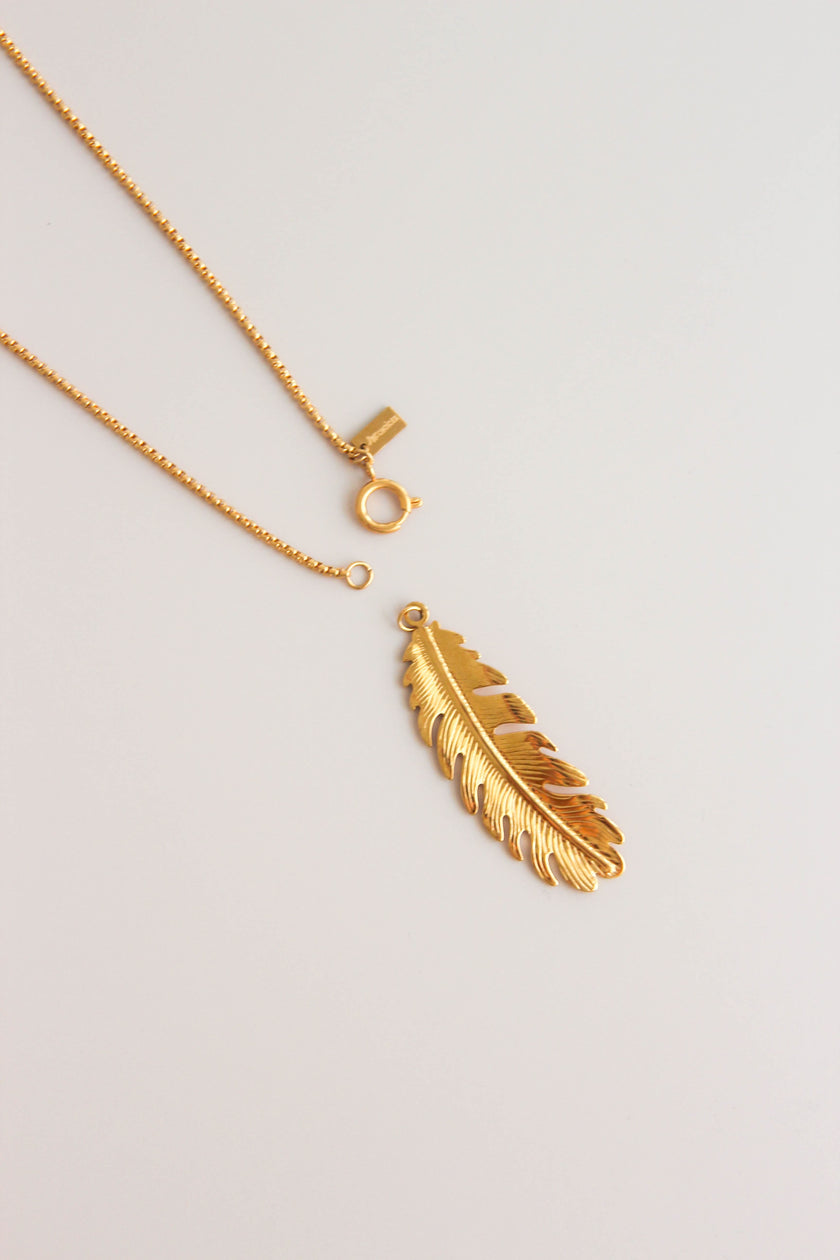 Colar em Aço 2 em 1 com Folha Comprida Removível