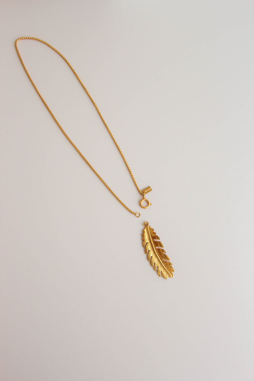 Colar em Aço 2 em 1 com Folha Comprida Removível