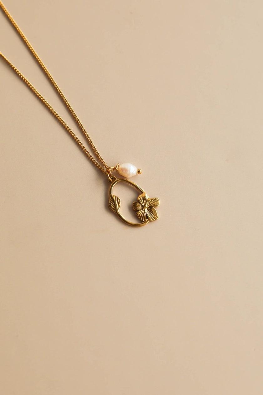 Colar em Aço com Pendente Flor e Pérola Natural
