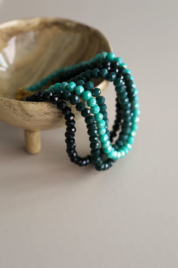 Colares de Cristal Coloridos com Tons Verdes