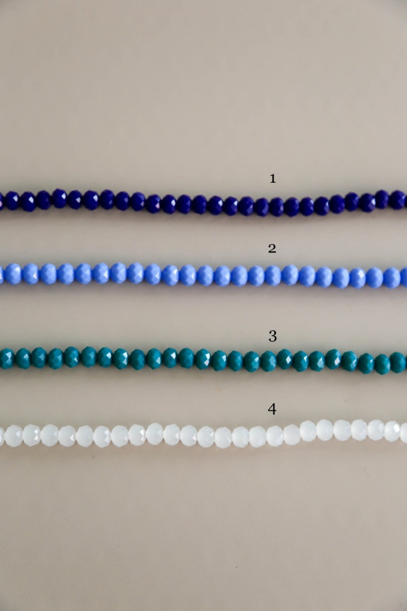 Colares de Cristal Coloridos em Tons Azuis