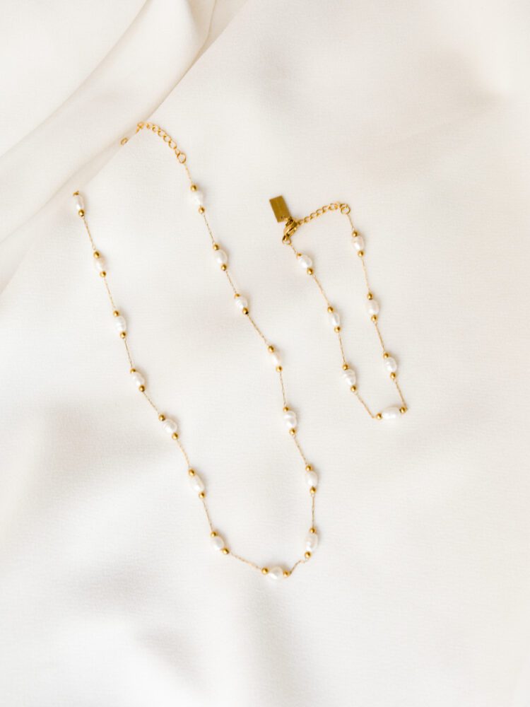 Conjunto em Aço Colar e Pulseira com Esferas e Pérolas Pequenas na Malha