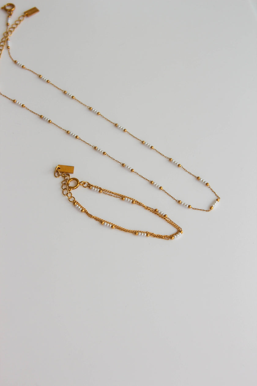 Conjunto Colar e Pulseira de Esferas e Pérolas Pequeninas