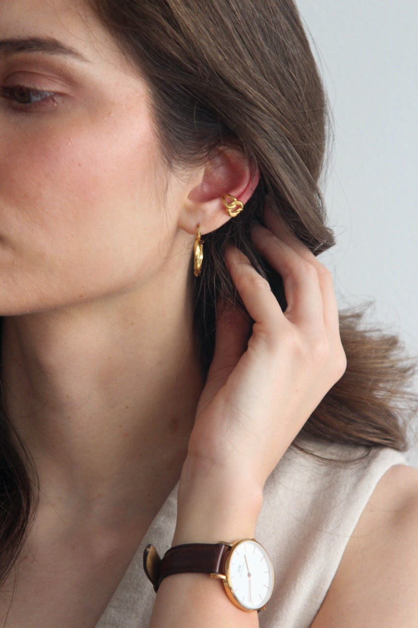 Earcuff em Aço com Nó Dourado ou Prateado