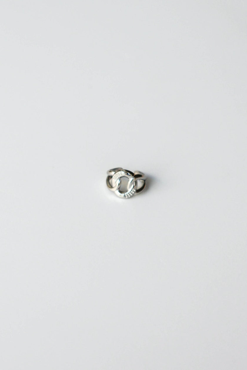 Earcuff em Aço com Nó Dourado ou Prateado