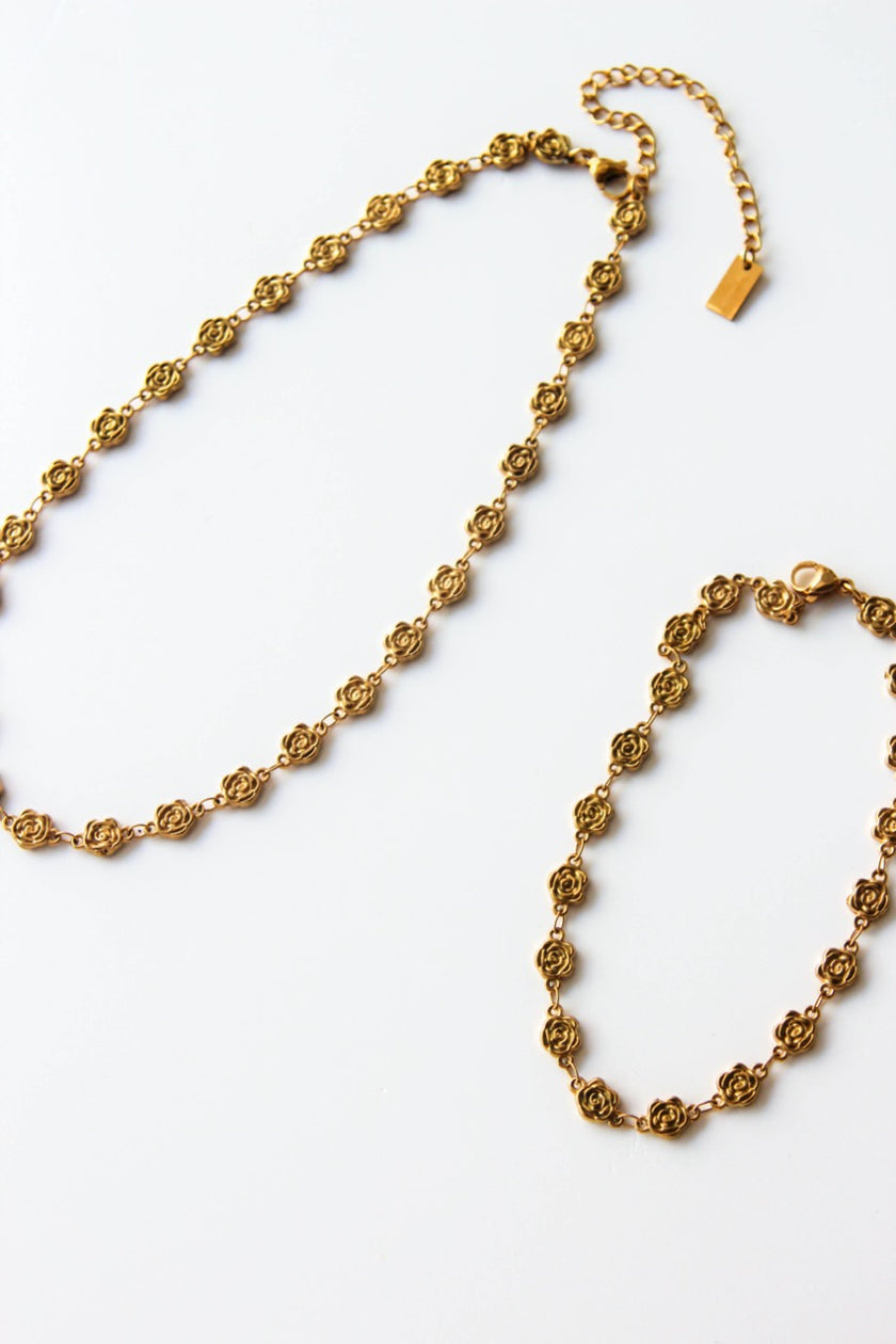 Pulseira em Aço de Pé com Rosas