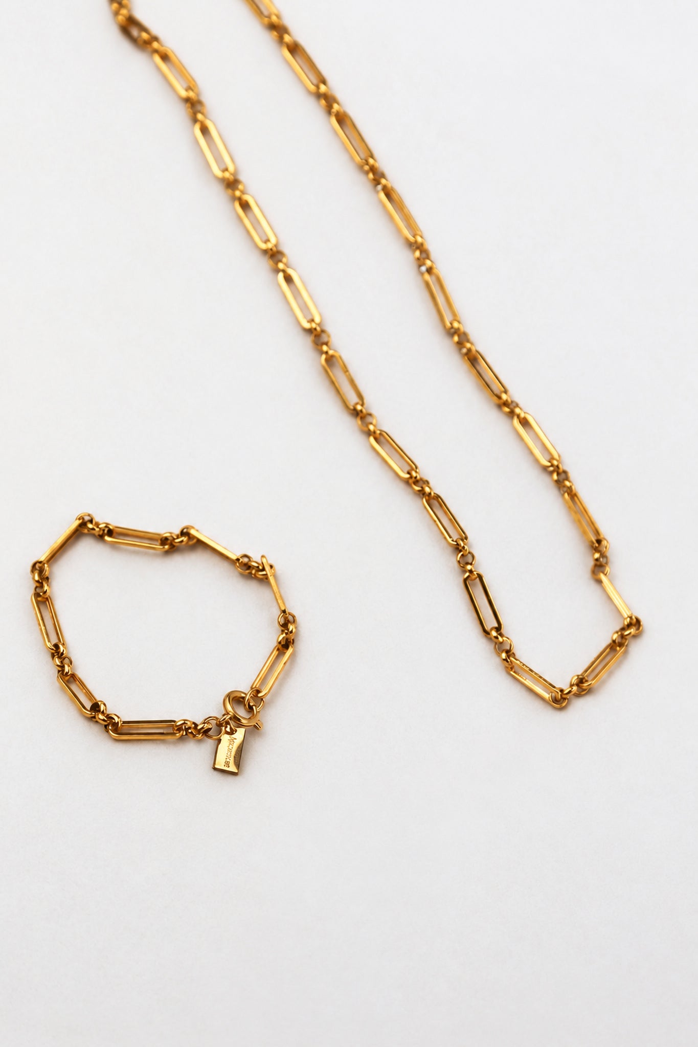 Colar em Aço Dourado ou Prateado com Elos Retangulares